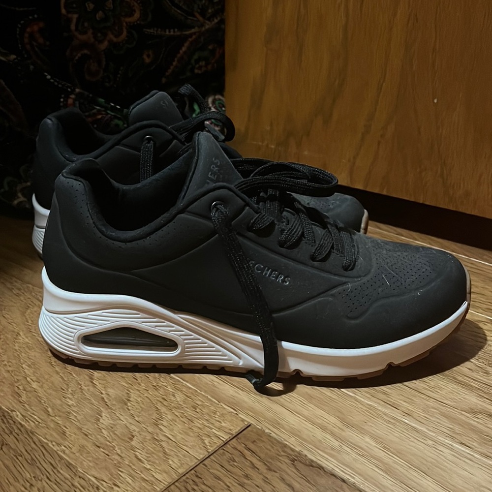 Sketchers air cooled, memory foam